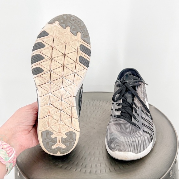 Nike Free TR 6 Womens Running Shoes Low Top Sneakers Black 833424-001 - Picture 3 of 9